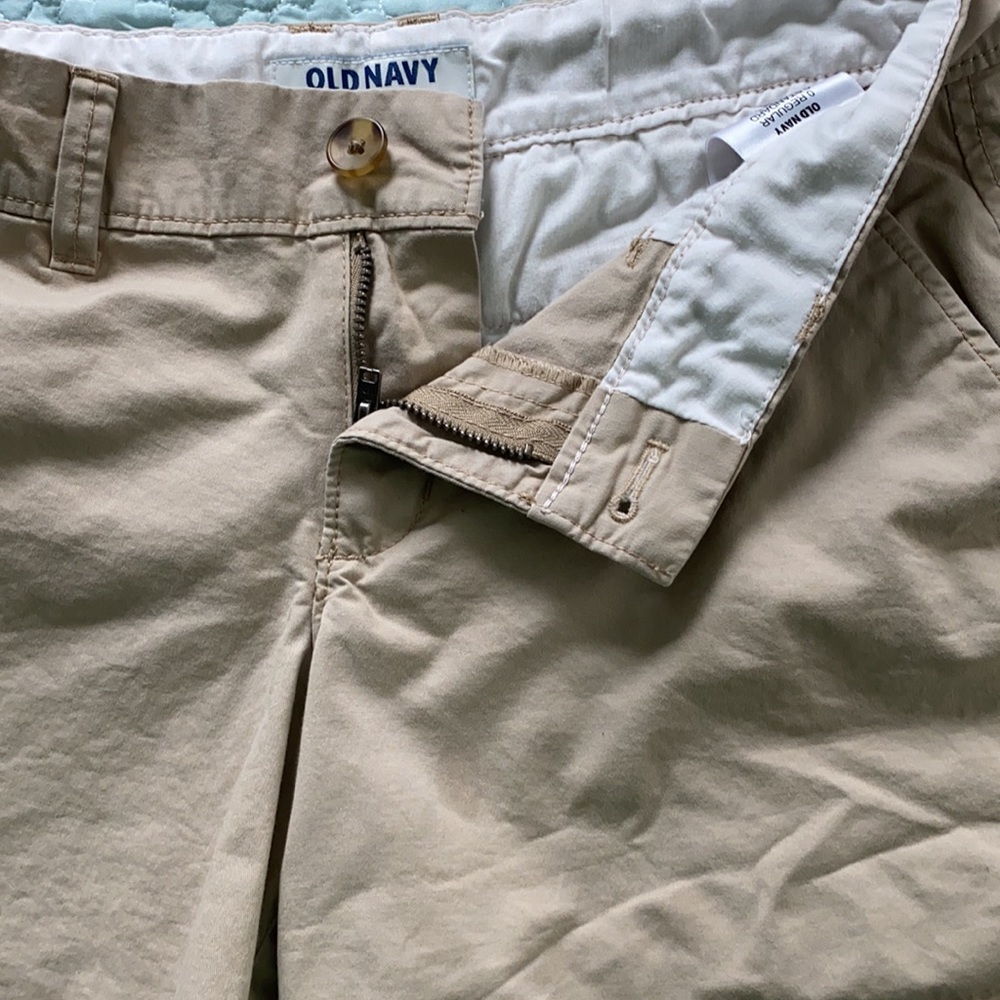 Old Navy khakis shorts Size 0 Reg. - Picture 7 of 7